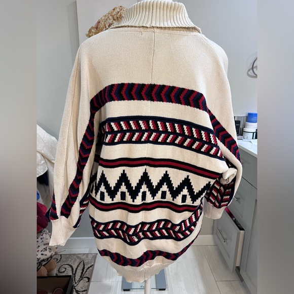Forever 21 Tribal Aztec Knitted Button Down Sweater
Cardigan, size Medium - Picture 5 of 7